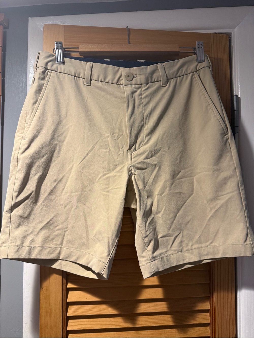 Mizzen+Main Beige Flat-Front Performance Shorts